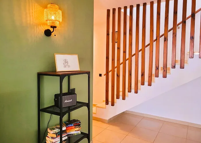 Villa With Heated Pool & Jacuzzi *