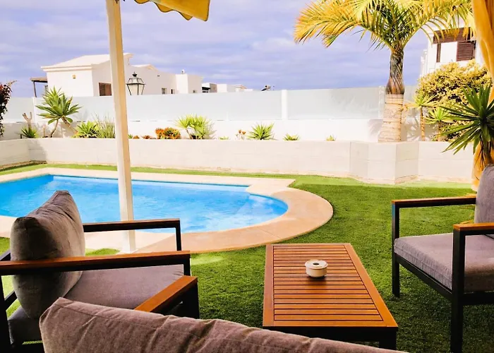 Villa With Heated Pool & Jacuzzi