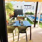 With Heated Pool & Jacuzzi Vila *