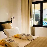 Vila With Heated Pool & Jacuzzi
