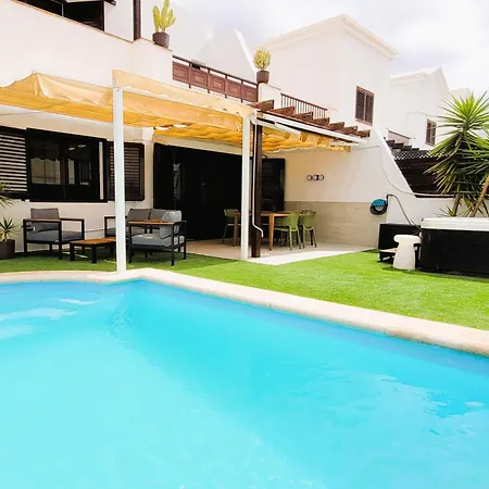 Villa Vista With Heated Pool & Jacuzzi Playa Blanca (Lanzarote)