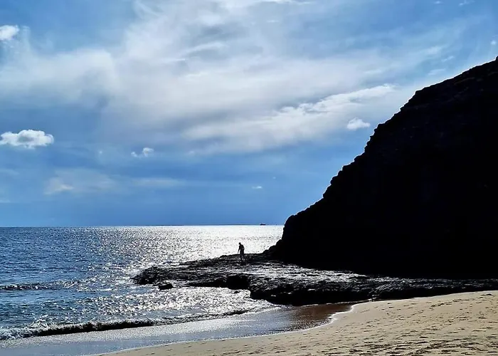 With Heated Pool & Jacuzzi Vila *