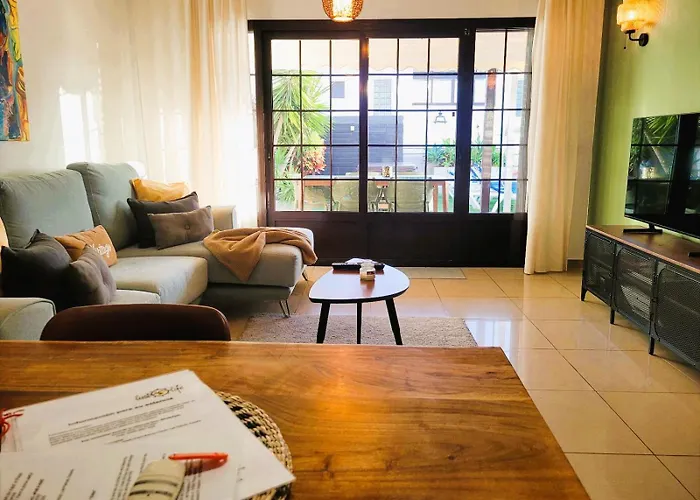 Vila With Heated Pool & Jacuzzi *