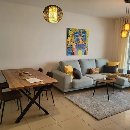 With Heated Pool & Jacuzzi فيلة *