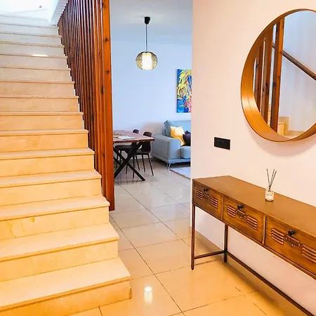 With Heated Pool & Jacuzzi Villa *