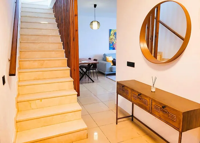 With Heated Pool & Jacuzzi Villa *